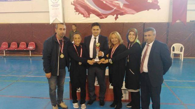 Masa tenisi turnuvasında Oltulu öğretmenler Erzurum’u temsil edecek