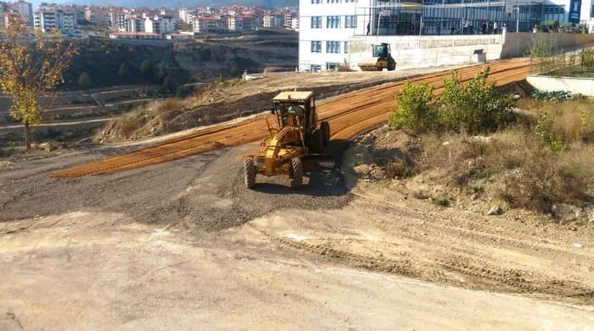 Safranbolu’da yol  yapım ve onarım çalışması