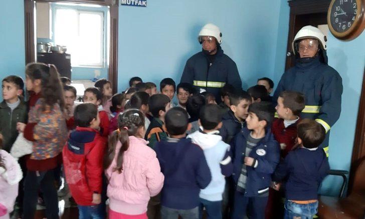 Çaldıranlı minikler itfaiyecilerle tanıştı G3