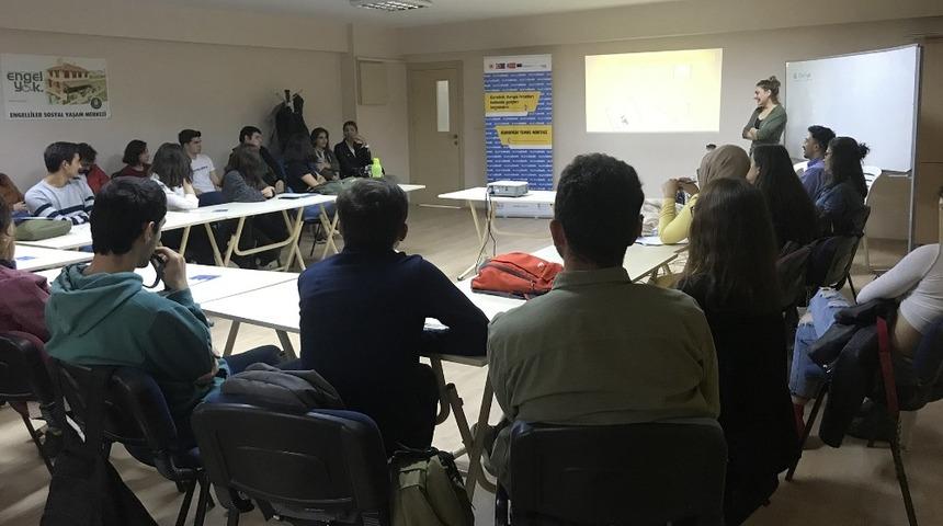 Tepebaşı&rsquo;nda gen&ccedil;ler Avrupa fırsatlarını tanıyor