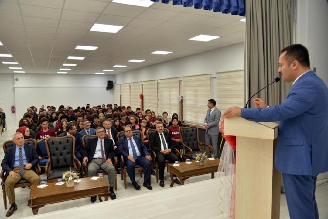 İş d&uuml;nyasından eğitime destek