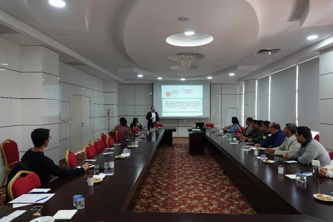 Elazığ&rsquo;da &lsquo;Pazarlamada Yeni Trendler&rsquo; semineri