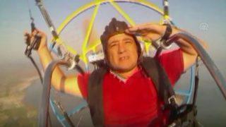 Mehmetçiğe kendi yaptığı paramotordan asker selamı yolladı
