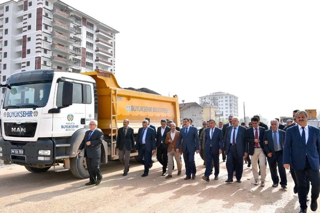 Belediye Başkanı G&uuml;rkan Altın Kayısı Bulvarında inceleme yaptı