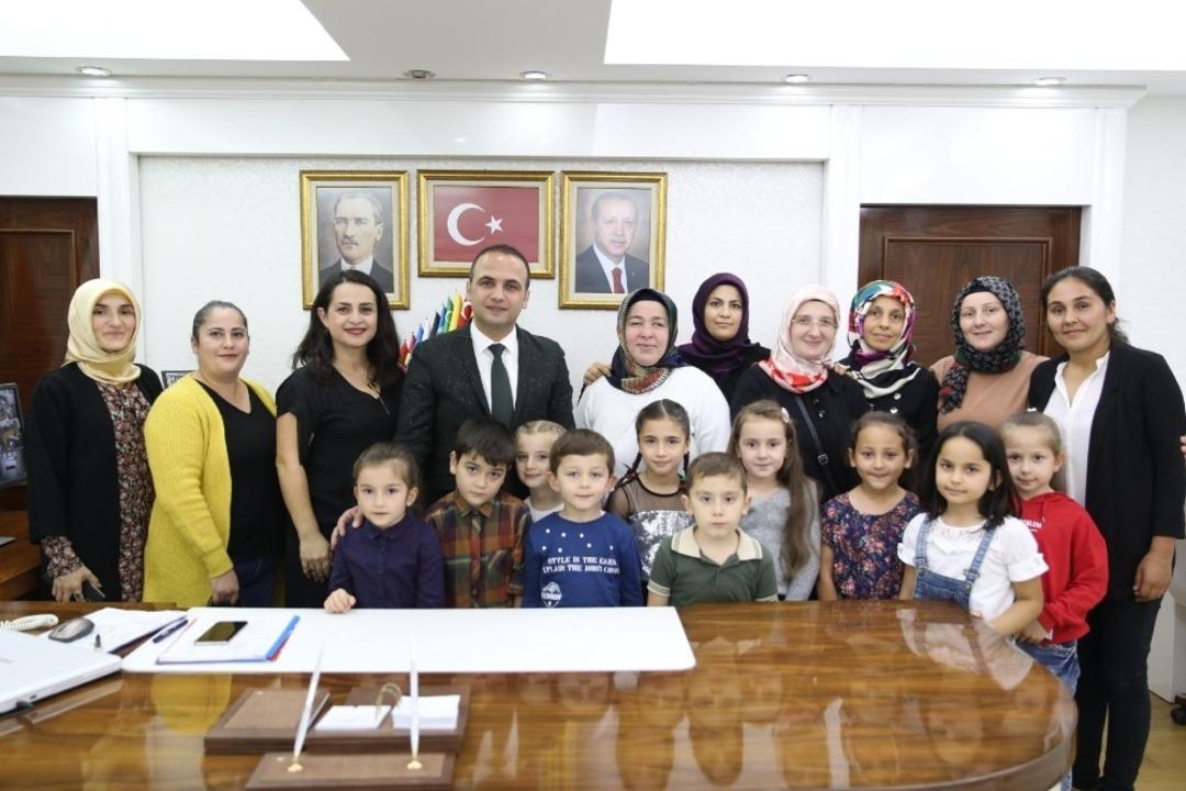 &lsquo;Bir iyilik yap iyilik bul&rsquo;