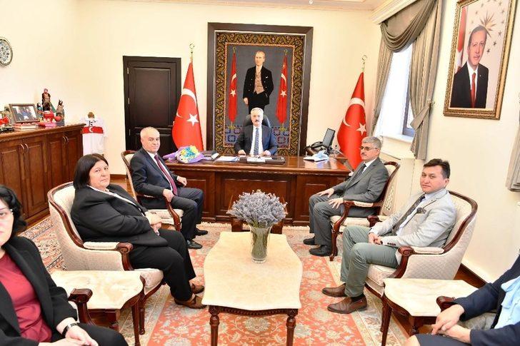 Vali Seymenoğlu: “PTT’nin önümüzdeki yüzyıllarda da başarıya ulaşacağına inanıyorum” G1