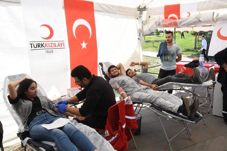 Rektör Turgut’tan kan bağışı kampanyasına destek G1