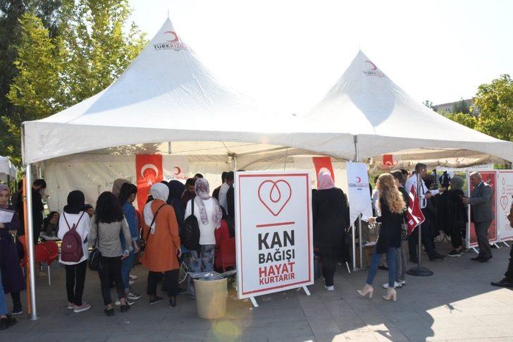 Rektör Turgut’tan kan bağışı kampanyasına destek G2