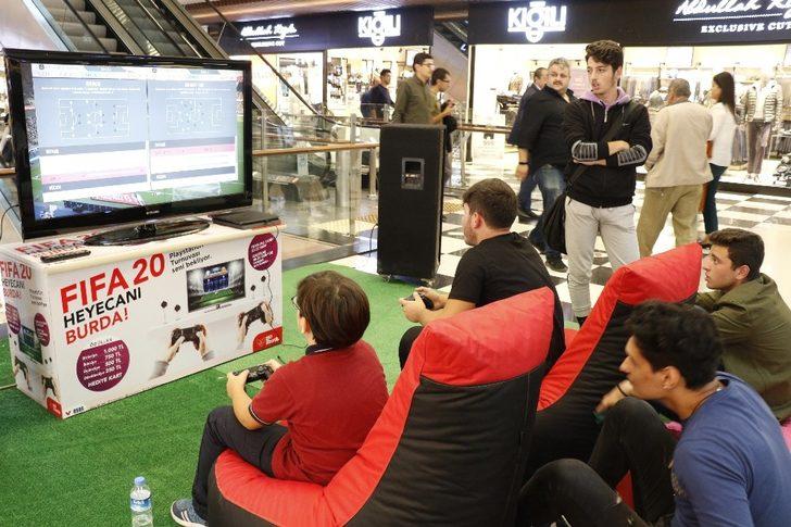 Üniversiteliler 67 Burda’da Play-Station turnuvasında buluştu G2