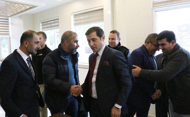 Kaymakam Erat’tan gazetecilere sürpriz kutlama G3