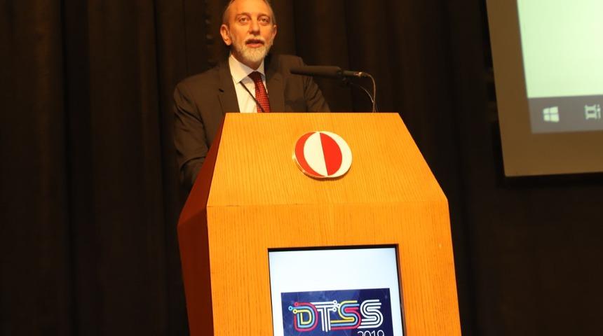 TÜSİAD'dan ODTÜ "Dijital Dönüşüm Ve Akıllı Sistemler Konferansı"na destek
