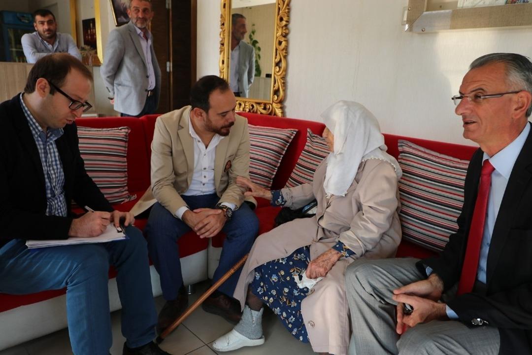 Sokağa atılan yaşlı kadın huzurevine misafir olacak