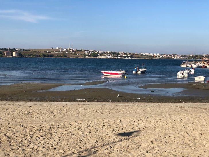 Marmaraereğlisi’nde deniz 15 metre çekildi! Tekneler karaya oturdu G4