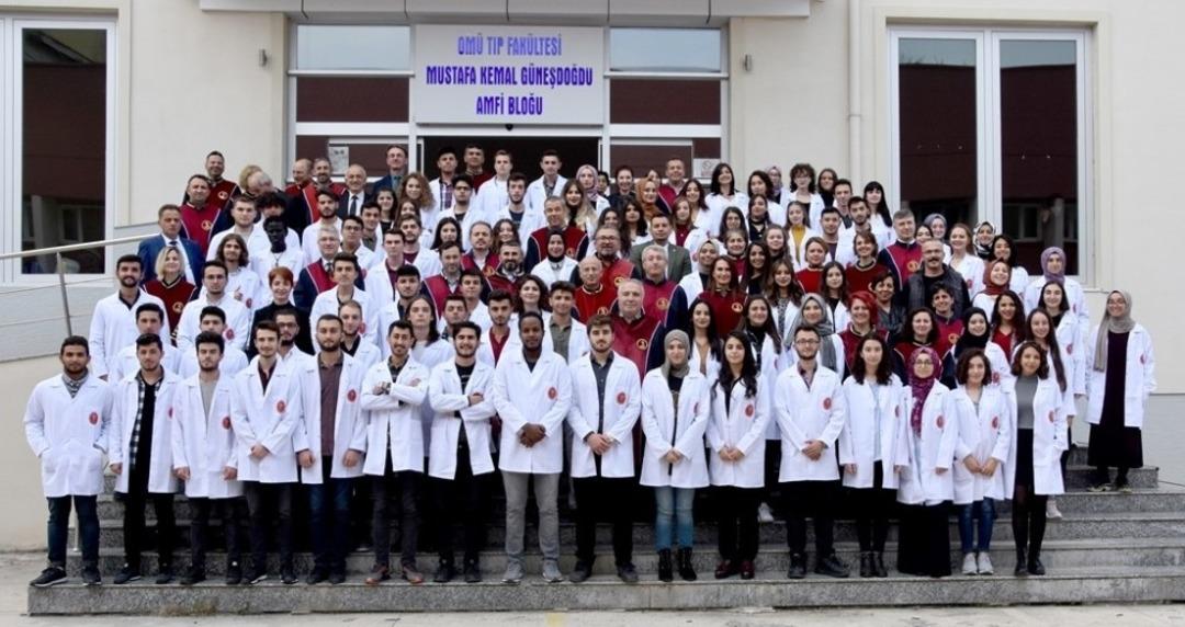 Veteriner hekim adayları &ouml;nl&uuml;k giydi