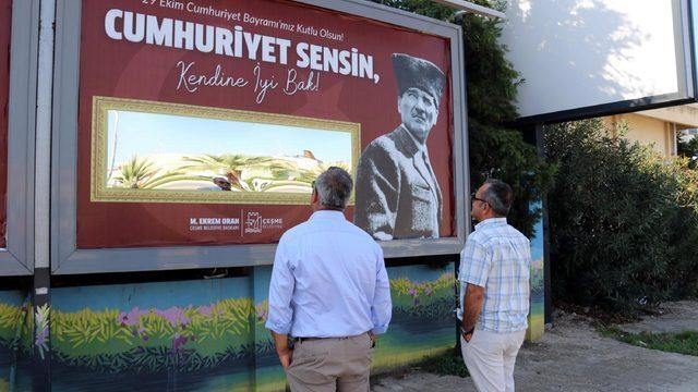 Cumhuriyet Bayramı'na özel aynalı billboard