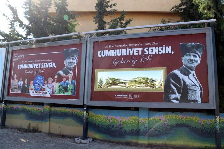 İzmir'de Cumhuriyet Bayramı'na özel aynalı billboard G2