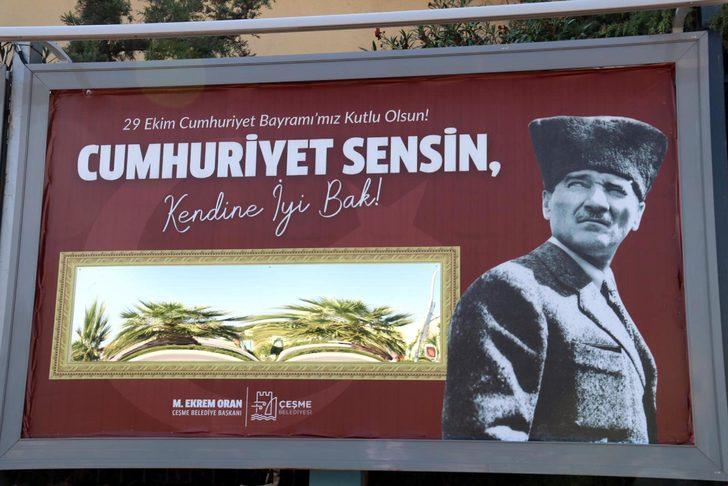 İzmir'de Cumhuriyet Bayramı'na özel aynalı billboard G1