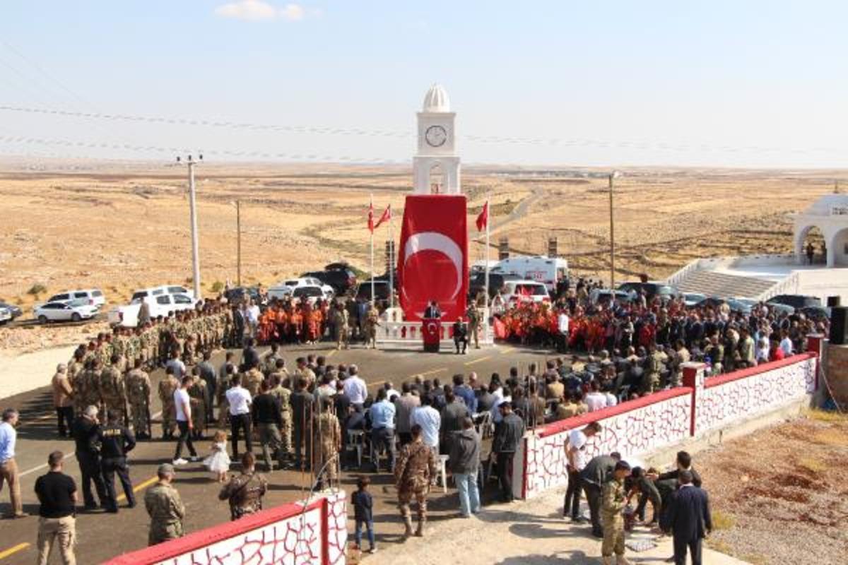 Şırnak'ta şehit 5 g&uuml;venlik korucusu i&ccedil;in anıt