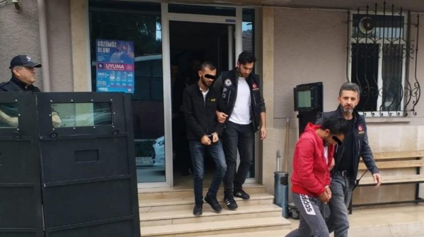 Uyuşturucu satıcıları kıskıvrak yakalandı