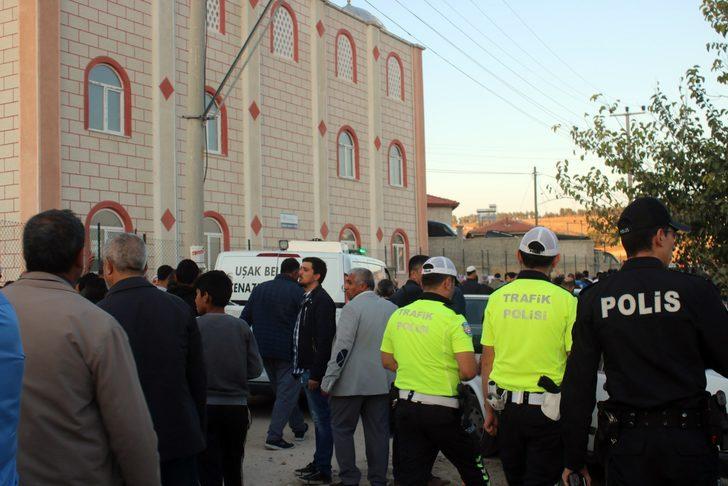 Yangın faciasında ölen baba ve 3 çocuğu toprağa verildi G3