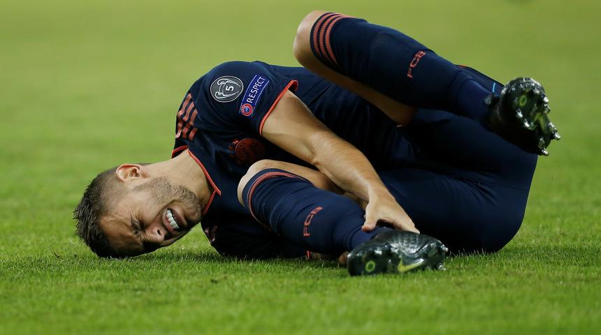 Bayern Münih Lucas Hernandez'in sağ ayak bileğinde yırtık olduğunu duyurdu