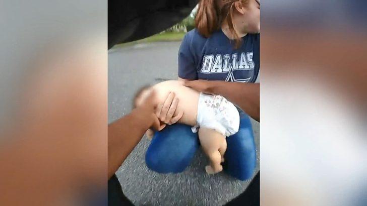 ABD polisi, nefes borusuna kraker kaçan bebeği böyle kurtardı G2