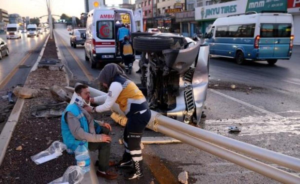 Belediye personelini taşıyordu! Ankara'da feci kaza