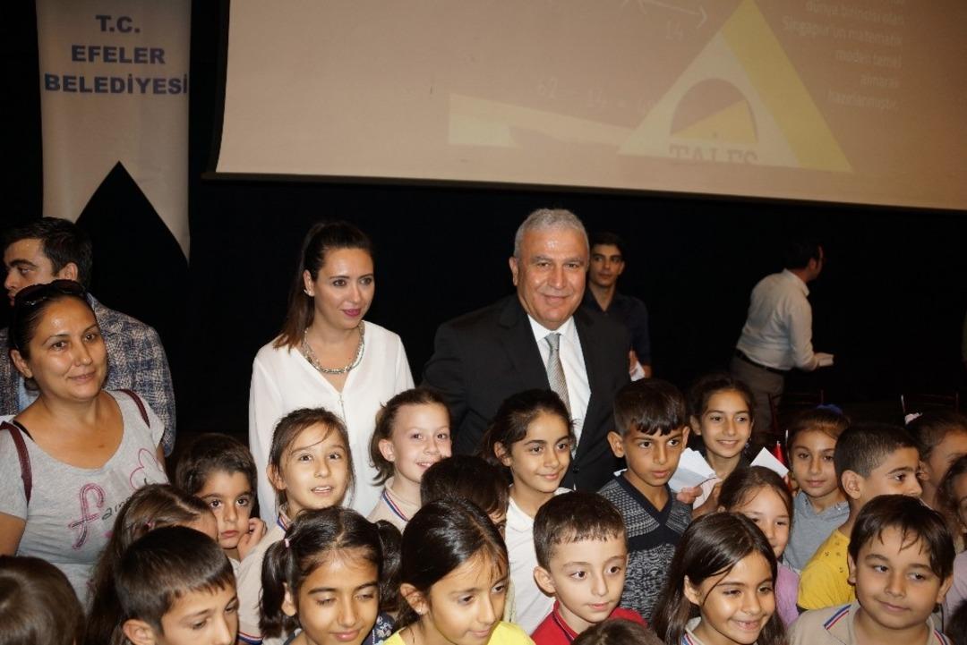 Miniklere şifrelerini Başkan Atay dağıttı