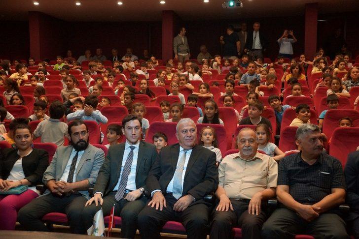 Miniklere şifrelerini Başkan Atay dağıttı G2