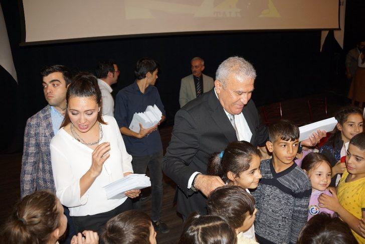 Miniklere şifrelerini Başkan Atay dağıttı G5