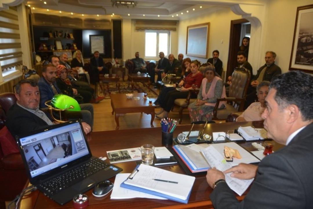 Başkan Demir&rsquo;in Halk G&uuml;n&uuml; toplantıları devam ediyor