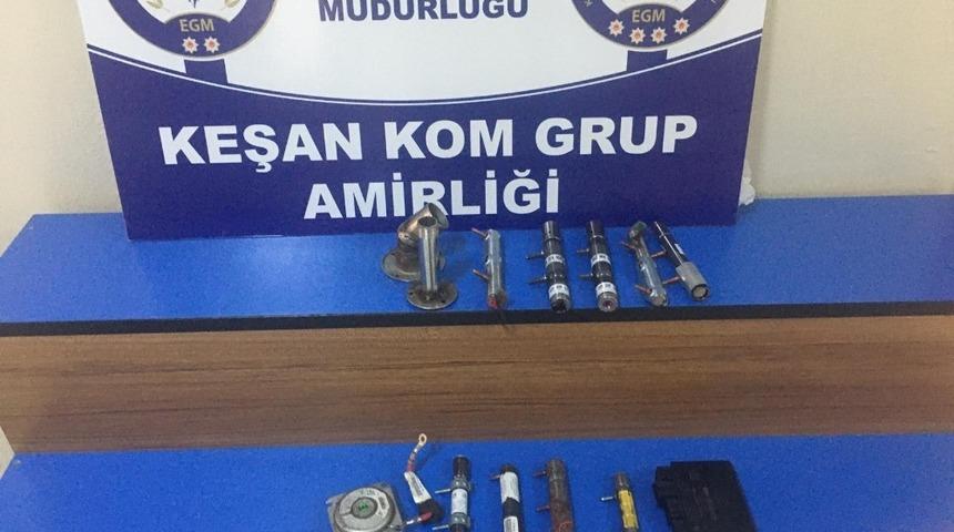 Ka&ccedil;ak i&ccedil;ki, sigara ve oto par&ccedil;aları ele ge&ccedil;irildi