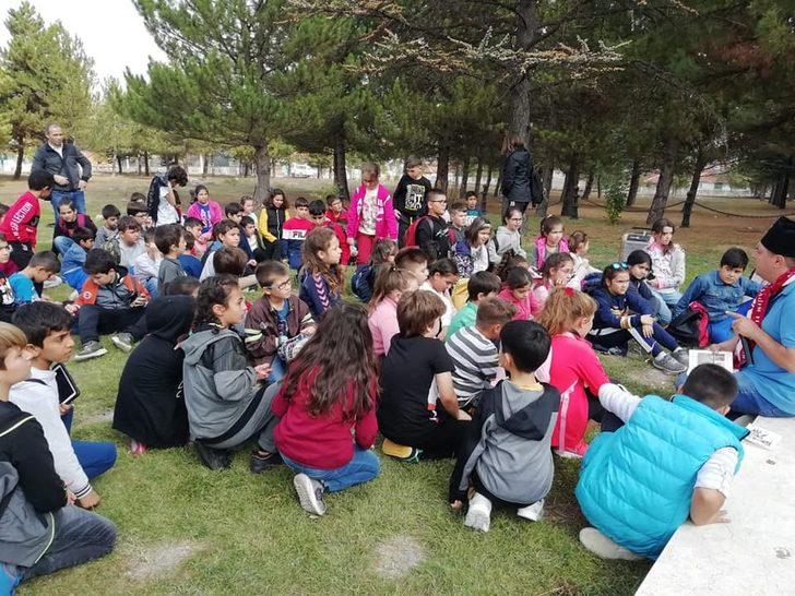 İlkokul öğrencilerinden şehitlik ziyareti G2