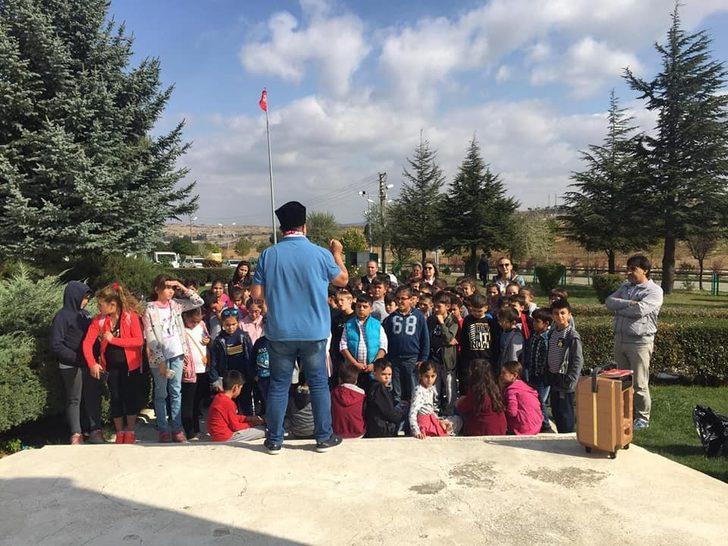 İlkokul öğrencilerinden şehitlik ziyareti G3