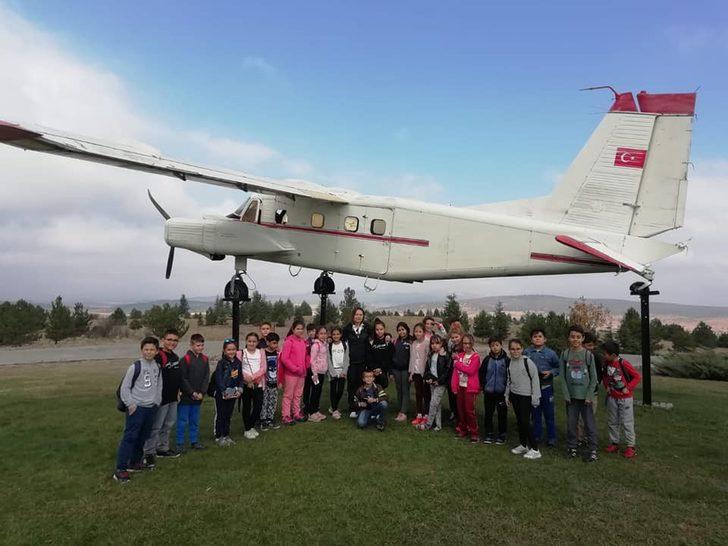 İlkokul öğrencilerinden şehitlik ziyareti G4