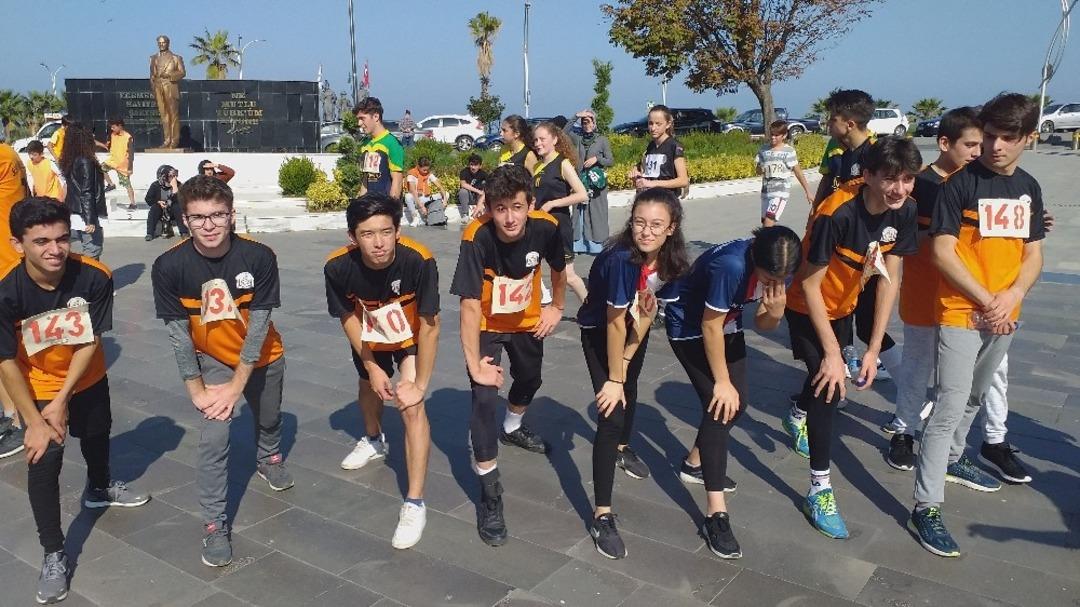 Gen&ccedil;ler Cumhuriyet Bayramı i&ccedil;in koştular