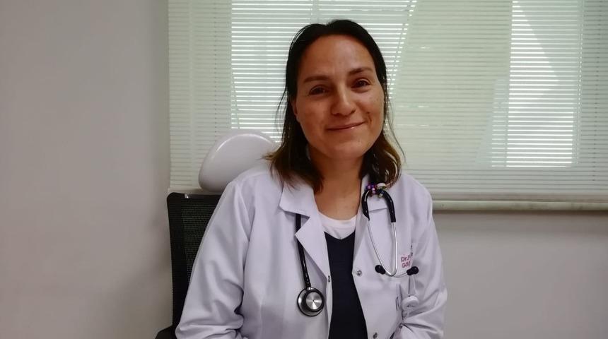G&ouml;ğ&uuml;s hastalıkları Uzmanı Dr. Funda Yal&ccedil;ın:&rdquo;&Ccedil;ok kalın giyinmek, korunurluğu d&uuml;ş&uuml;r&uuml;p hastalanma riskini arttırıyor&rdquo;