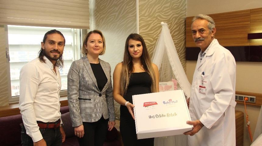 Yeni doğum yapan annelere hediye paketi