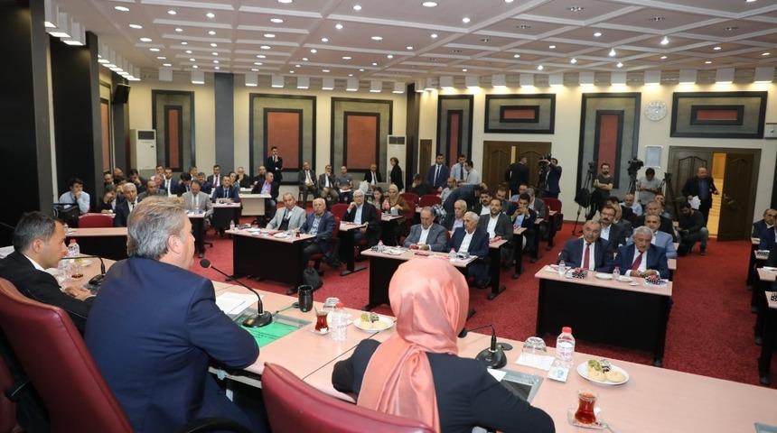 Başkan Palancıoğlu: "Yatırımı g&ouml;ren şartlı bağışta bulunuyor"