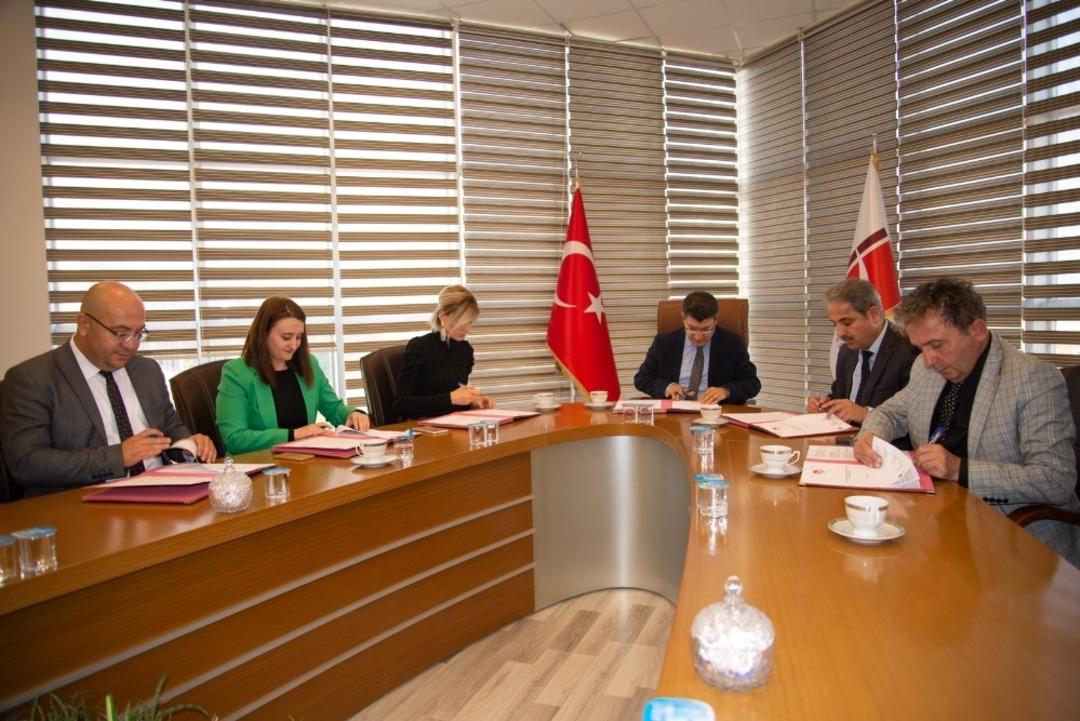 &ldquo;Y&uuml;z Y&uuml;ze&rdquo; projesinin protokol&uuml; imzalandı