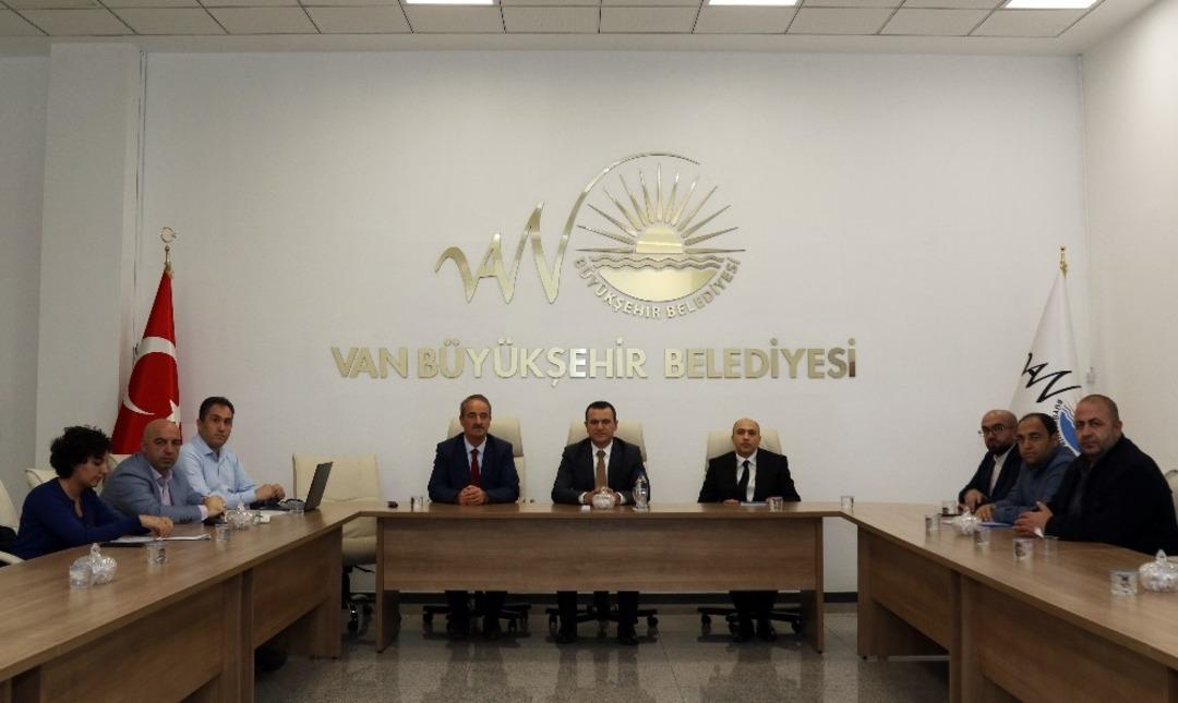 B&uuml;y&uuml;kşehirin Van G&ouml;l&uuml; duyarlılığı devam ediyor