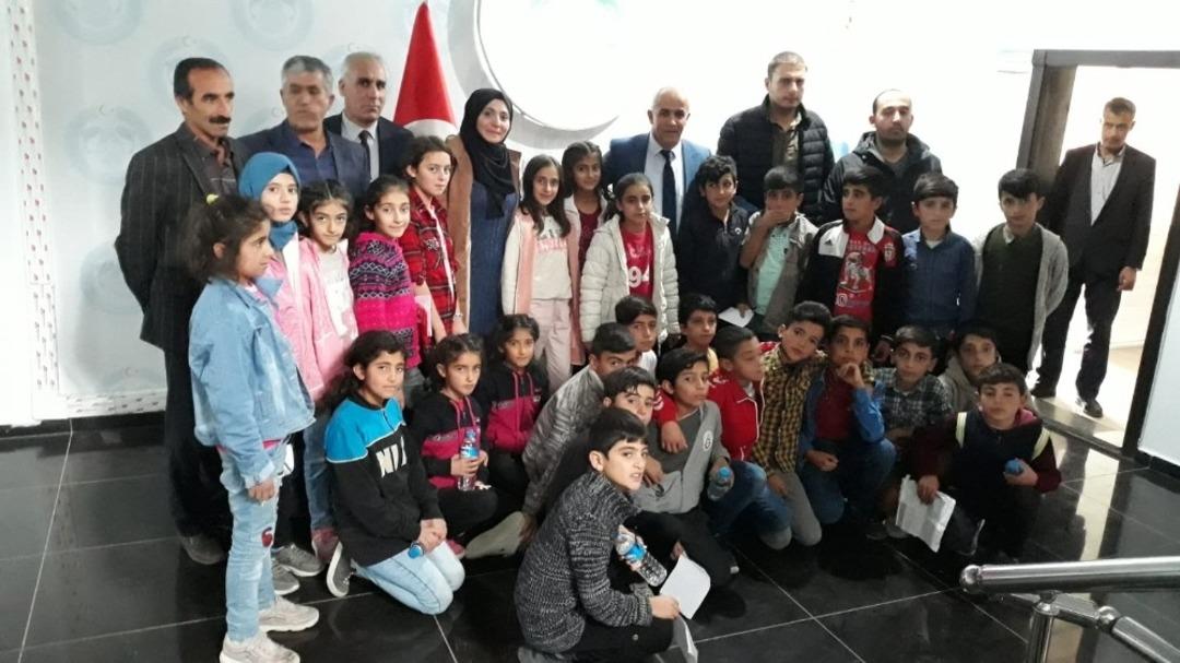 G&uuml;rpınarlı &ouml;ğrencilerden Başkan Ensari&rsquo;ye ziyaret