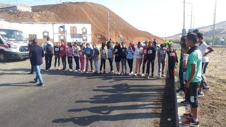 Tuzluca’da Okullar arası koşu düzenlendi G2