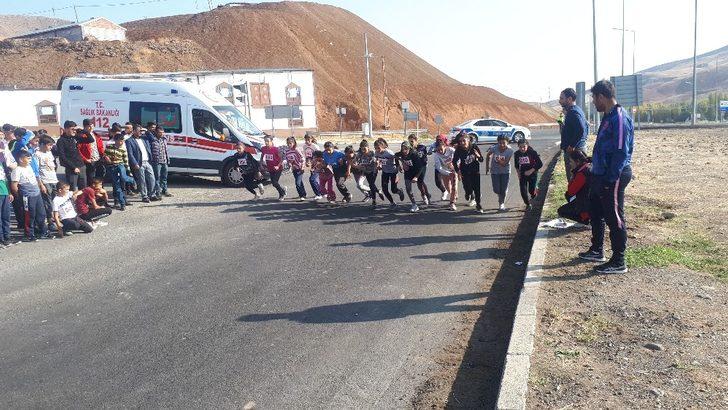 Tuzluca’da Okullar arası koşu düzenlendi G4