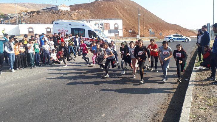 Tuzluca’da Okullar arası koşu düzenlendi G5