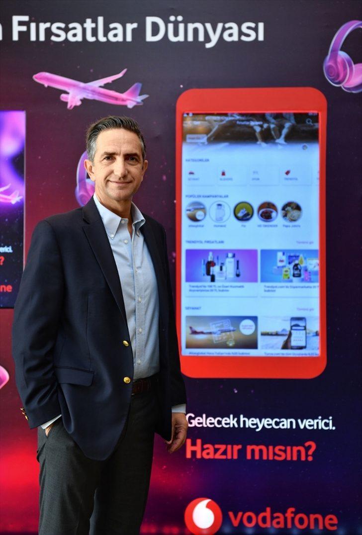 DÜZELTME - "Vodafone, yeni e-ticaret platformu Vodafone Yanımda Fırsatlar Dünyası'nı tanıttı" başlıklı haberimizin spotu ve içeriğinde sehven yer alan "Vodafone Türkiye İcra Kurulu Başkanı Engin Atasoy" ifadesi, "Vodafone Türkiye İcra Kurulu Başkan Yardım