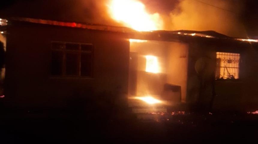 Iğdır&rsquo;da korkutan yangın