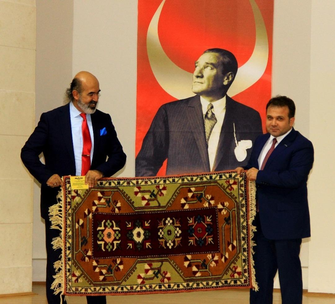 M&Uuml;SİAD Kurucu genel başkanı Erol Yarar; &ldquo;İktisaden kalkınmak zorundayız&rdquo;