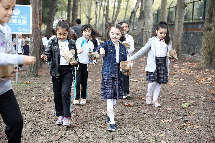 Öğrenciler tohum ekip hayvan besledi G2