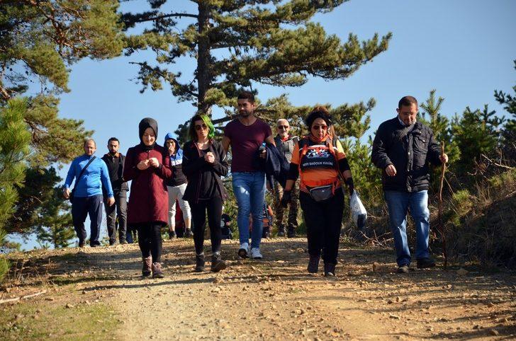 Cumhuriyet Bayramını doğa yürüyüşü ile kutladılar G5